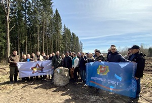 В рамках республиканского субботника коллектив Управления делами Президента принял участие в посадке лесных культур в Роговском лесничестве 